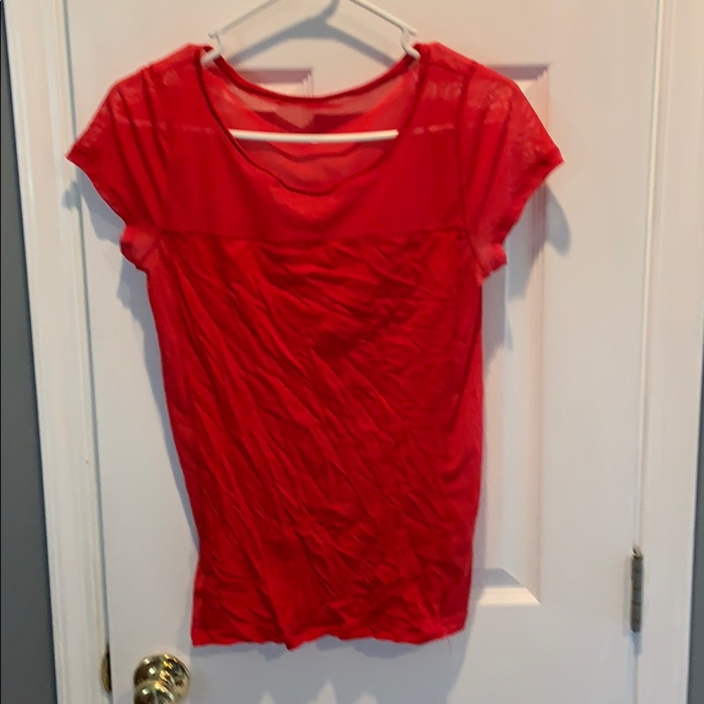 🌻🌻Express shirt light weight great for spring